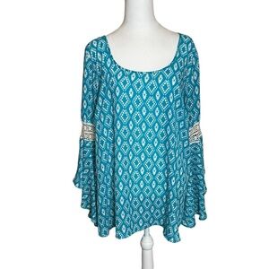 Free 2 Luv Womens Plus Turquoise Boho Blouse 2X Bell Sleeves Crochet Accents EUC